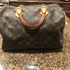 Louis Vuitton. Speedy mono 30